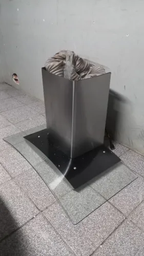 Coifa inox com defeito. Liga, faz barulho e não suga bem. Para conserto.