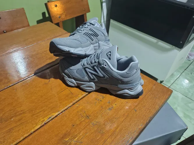 Tênis New balance 9060 cinza