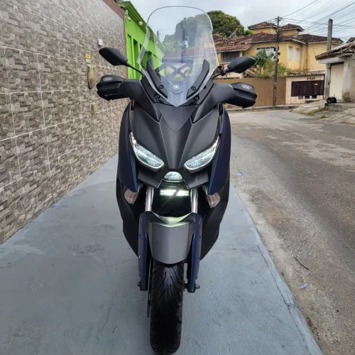 Yamaha X-Max 