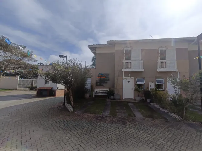 Imperdível casa em condomínio à venda em Cotia-SP, no Portal do Santa Paula: 3 quartos, 1