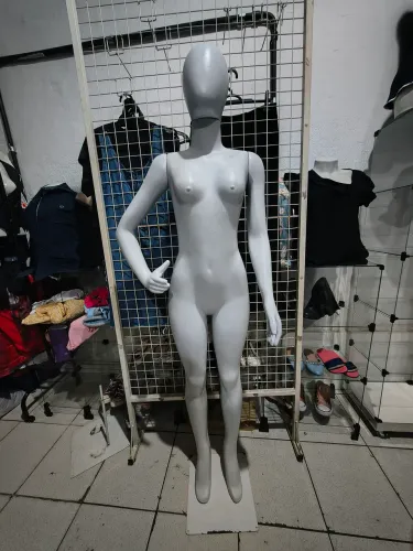 Manequim slim branco