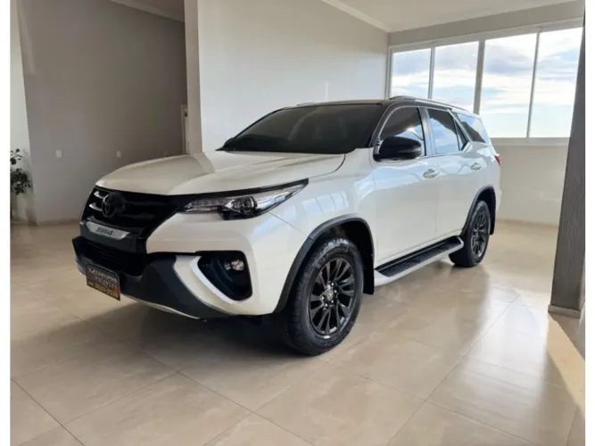 Toyota Hilux SW4 SRX Diamo. 4X4 2.8 TB DIE AUT 2019