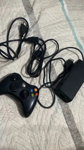 Controle Xbox 360 Original + Fonte Bivolt 2 Pinos