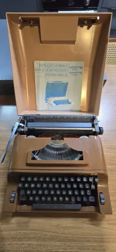 Máquina De Escrever Antiga Remington 25 Retrô + Estojo Original para Colecionadores<br>