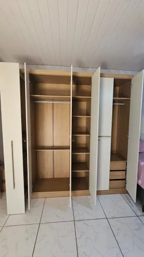 Guarda roupa 6 portas 