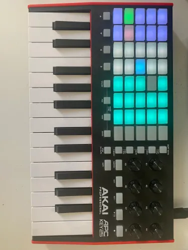 Teclado Conteolador Akai Apc key 25