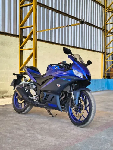 YAMAHA R3