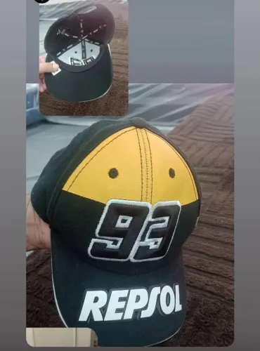boné Repsol Honda da MotoGP possui o número 93 bordado em destaque na frente.