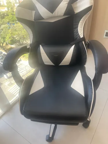 Vendo cadeira gamer - 4 meses de uso
