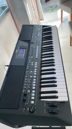 Teclado Yamaha PSR-SX600