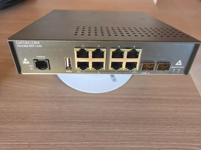Roteador IP Datacom DM2500 6GT + 2GC