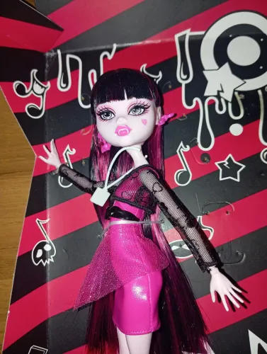 Draculaura music festival