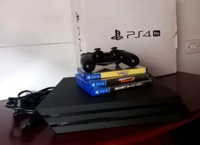 ? PS4 PRO 1TB + CONTROLE, REVISADO E LIMPO TODO ANO
