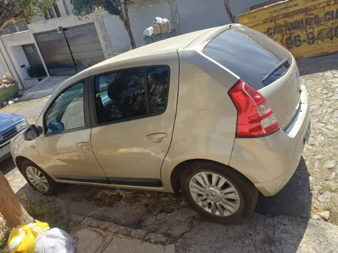 Renault Sandero Privilège Hi-flex 1.6 16V 5P AUT 2013