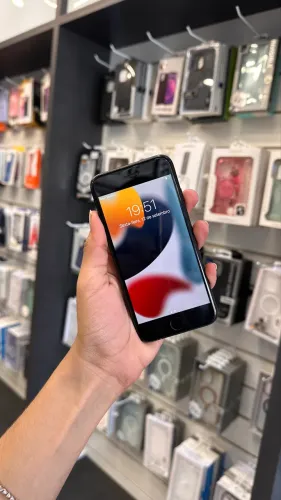 iPhone 7 - 32GB