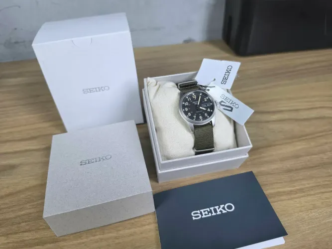 Relógio Seiko 5 Midfield Reduced SRPJ85 Automático Na caixa