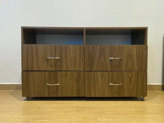 Cômoda 4 Gavetas 2 Nichos 135cm Madeira Maciça