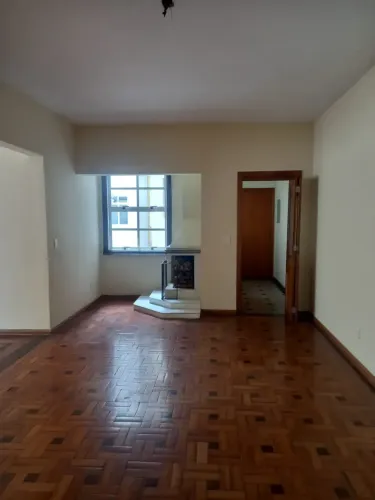 Apartamento para aluguel tem 135 metros quadrados com 3 quartos