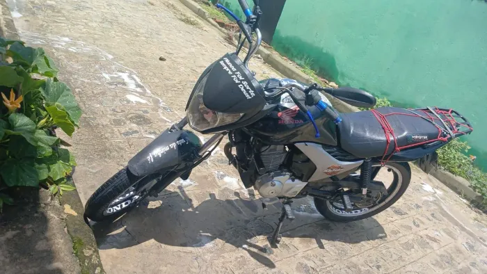 Moto em estado ótimo de conservação 