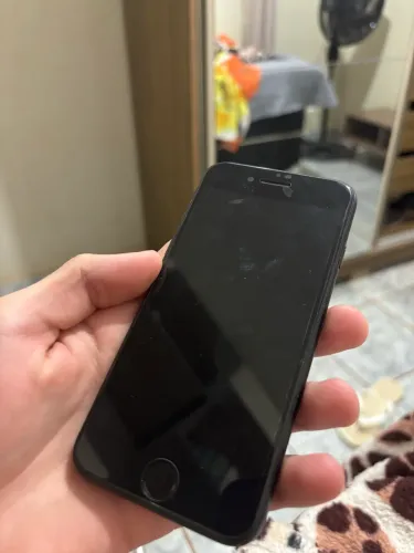 iPhone SE 300 reais todo original sem detalhes, novo