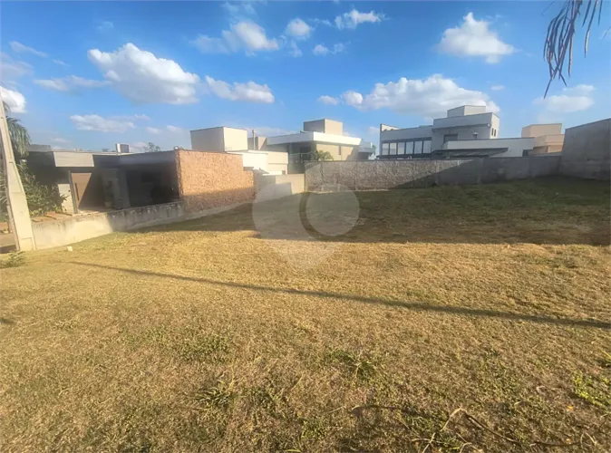 Terreno à venda em Condomínio buona vita - SP