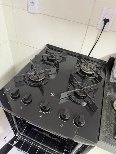 Fogão Electrolux semi novo