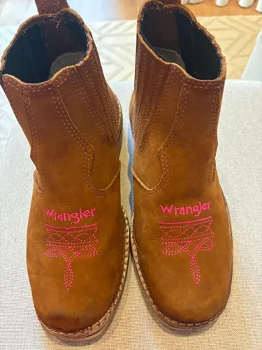 Bota infantil cano curto 34 marrom wrangler