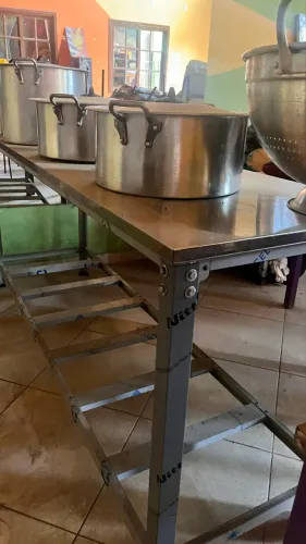 Mesa Bancada Para Padaria, Açougue, Cozinha Industrial Tampo