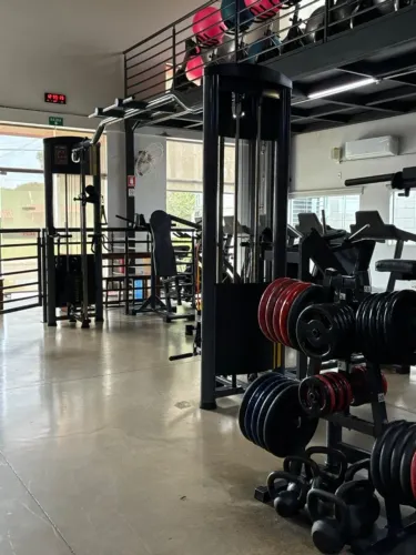 ? ACADEMIA À VENDA - EQUIPAMENTOS PROFISSIONAIS + POSSIBILIDADE DE AQUISIÇÃO DO CNPJ