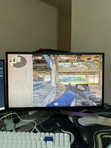 Monitor Gamer AOC Agon 24? 240Hz - Áudio e Dobrável