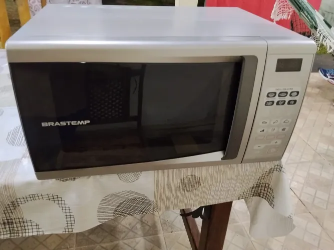Micro-ondas Brastemp com Vaporeira 30 litros - BMA30AF