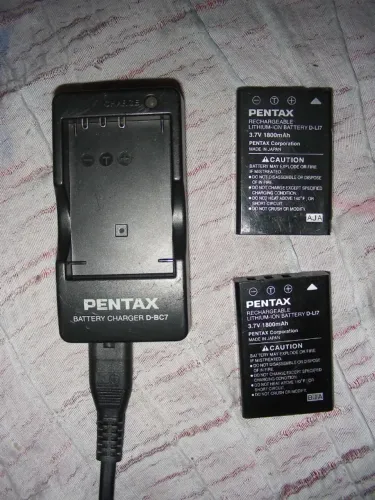 Carregador + Bateria D-LI7 Pentax
