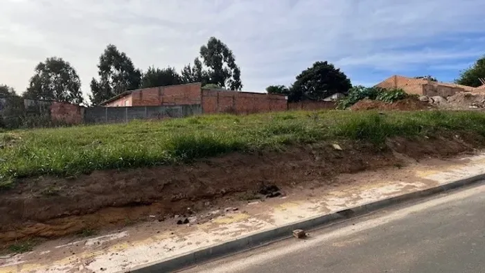 TERRENOS À VENDA - 12x30 (360m²) Ideal para construir ou investir