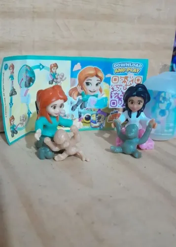 Kinder bonequinhas veterinarias