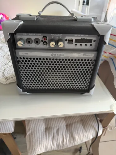 Caixa amplificadora LL Áudio 