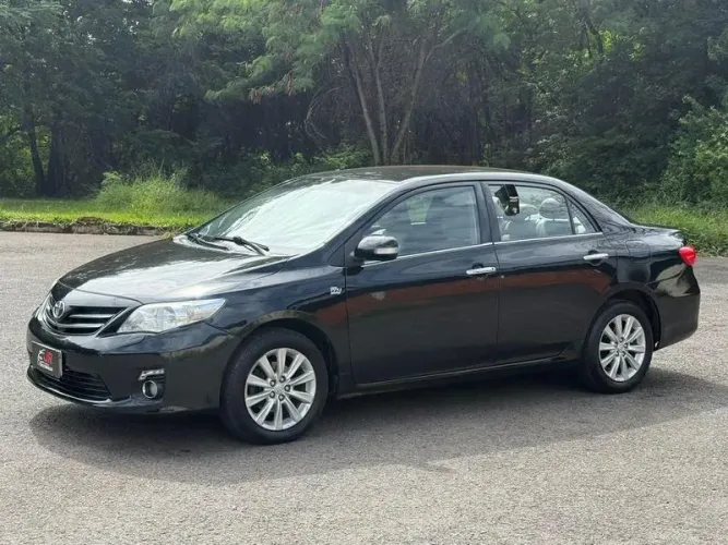 Toyota Corolla Altis 2.0 Flex 16V Aut. 2012