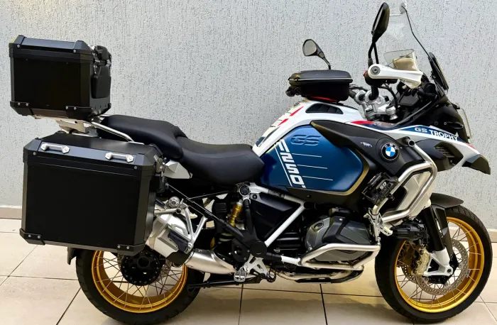 GS1250 ADV 2024 TROPHY impecável, baixa km, completa de acessórios