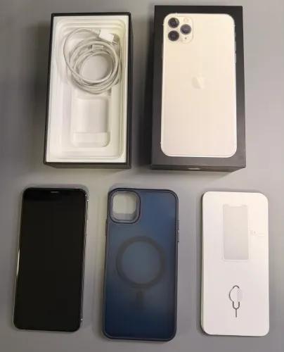 iPhone PRO MAX 11 - 256 G Branco