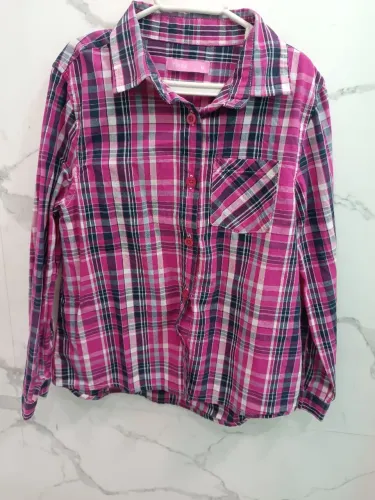 Blusa quadriculada, serve para festa junina, etc...