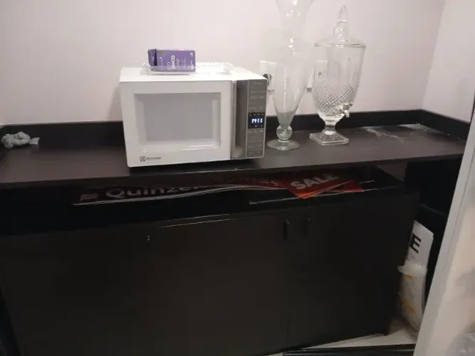 Móvel Armário MDF Preto 3 Portas + 4 Prateleiras 