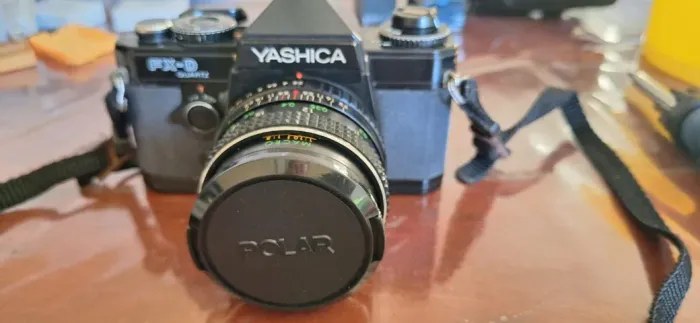 YASHICA FX-D - CÂMERA FOTOGRÁFICA ANALÓGICA 35mm + + LENTE POLAR AUTOMATIC 28mm f/2.8