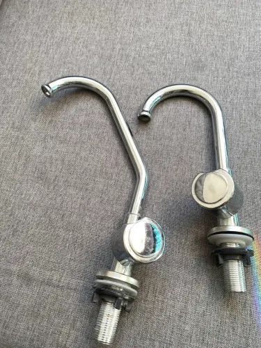 02 torneiras inox mais mangueiras