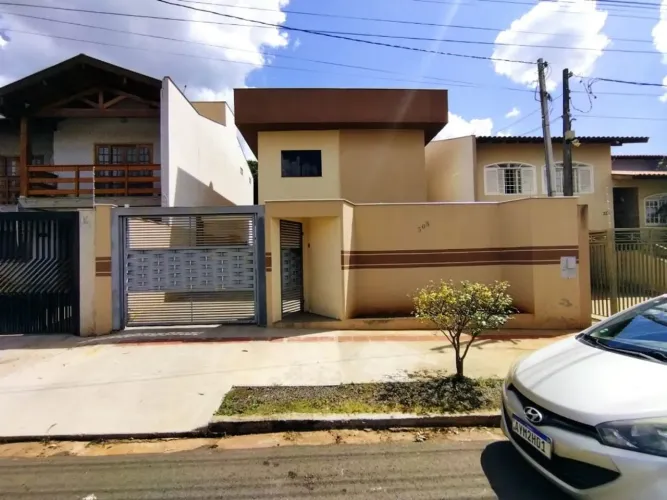 Sobrado com 3 dormitórios à venda, 104 m² por R$ 620.000,00 - Universitário - Londrina/PR