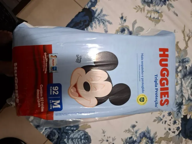 Fralda Huggies pacotão M - 92 unidades 