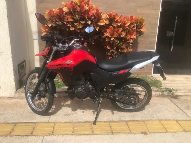 Lander 250 ano 2025