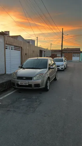 Ford Fiesta Sedan 1.0 8V Flex 4P 2008
