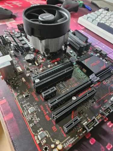 Kit Placa mãe ASUS PRIME B350-PLUS + Processador Ryzen 7 Ryzen 7 1700 - Usado