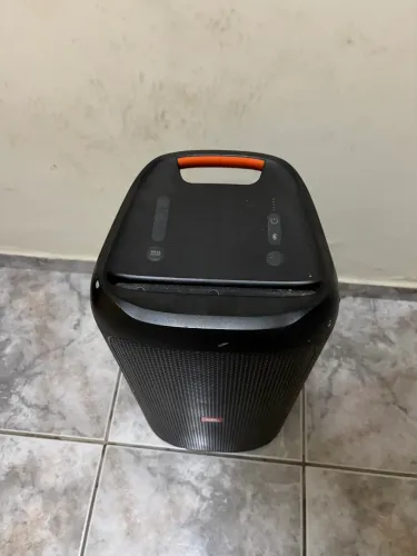 Caixa JBL em excelente estado