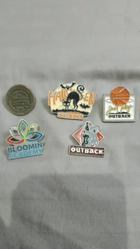 Pins raros 