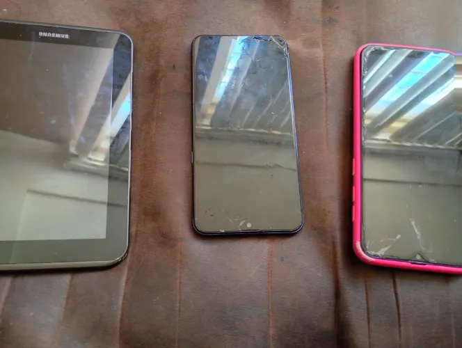 Vendo Tablet Samsung, Galaxy A10s, Galaxy a20 celulares com defeito, tablet não atualiza.